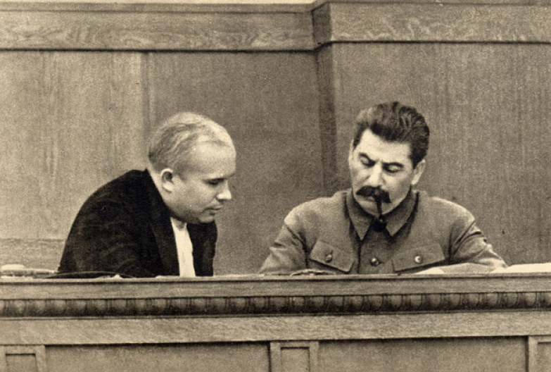 Сталин и Хрущёв в президиуме сессии ЦИК СССР (январь 1936 года)